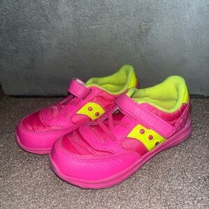 Saucony Pink and Yellow Sneakers Vibrant Athletic Design